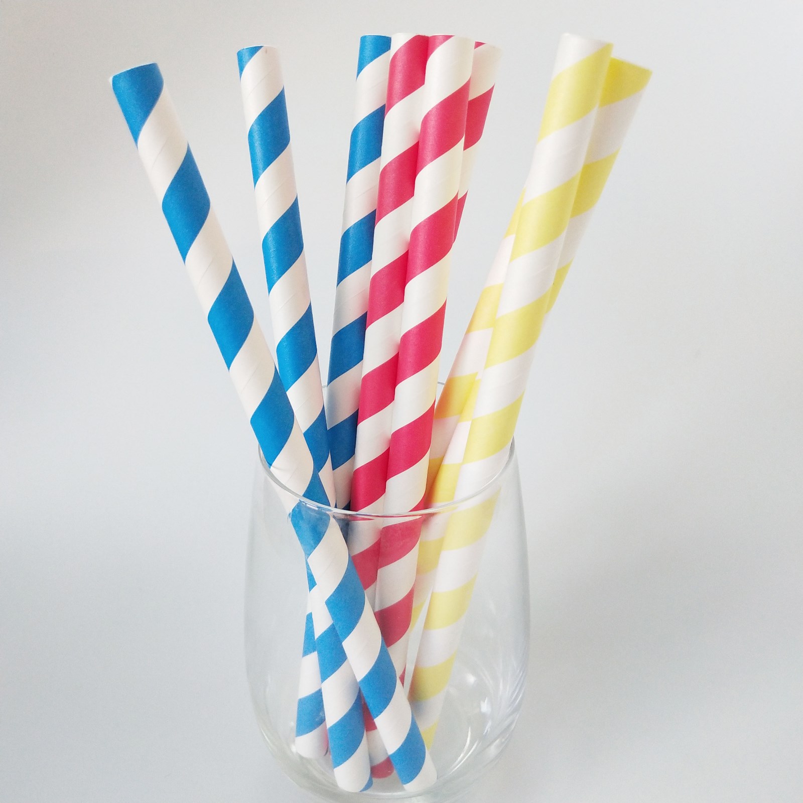 多彩多样的纸吸管